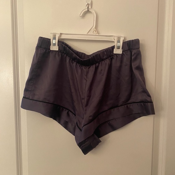 NWOT Victoria's Secret Satin Short Pajama Set GREY - Picture 7 of 9